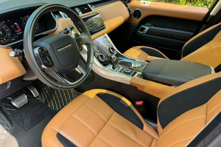 Used Land Rover Range Sport 2022 3.0 L6 YAO Black Edition Interior 2