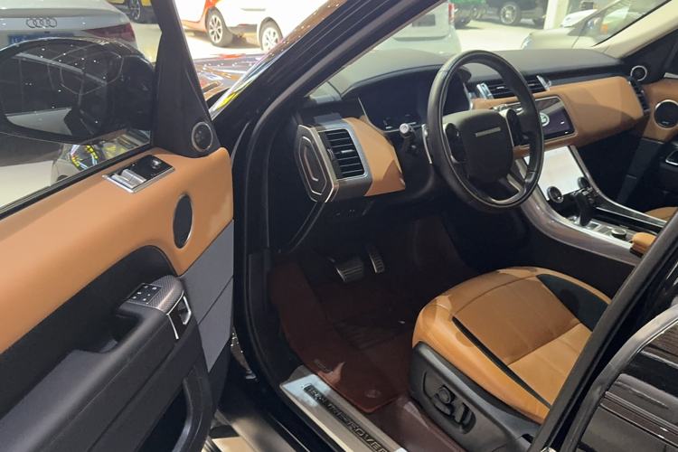 Used Land Rover Range Sport 2022 3.0 L6 YAO Black Edition Interior 2