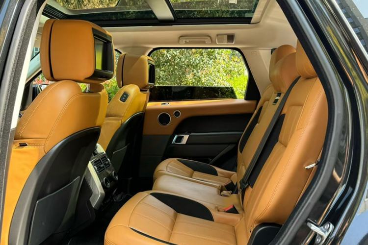 Used Land Rover Range Sport 2022 3.0 L6 YAO Black Edition Interior 3
