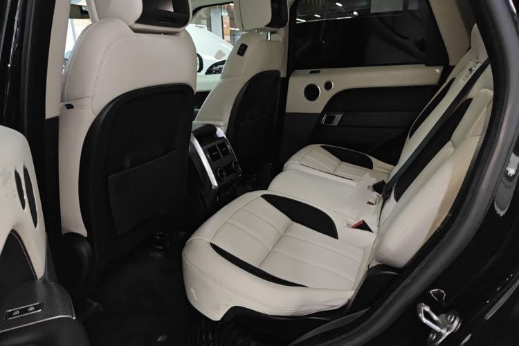 Used Land Rover Range Sport 2022 3.0 L6 Ink Blue Glitter Edition Interior 4