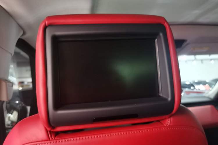 Used Land Rover Range Sport 2022 3.0 L6 YAO Black Edition Interior 4