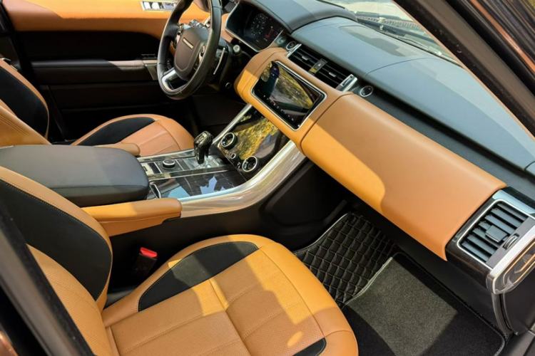 Used Land Rover Range Sport 2022 3.0 L6 YAO Black Edition Interior 4
