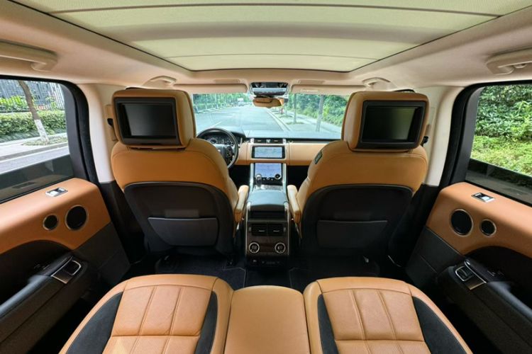 Used Land Rover Range Sport 2022 3.0 L6 YAO Black Edition Interior 4