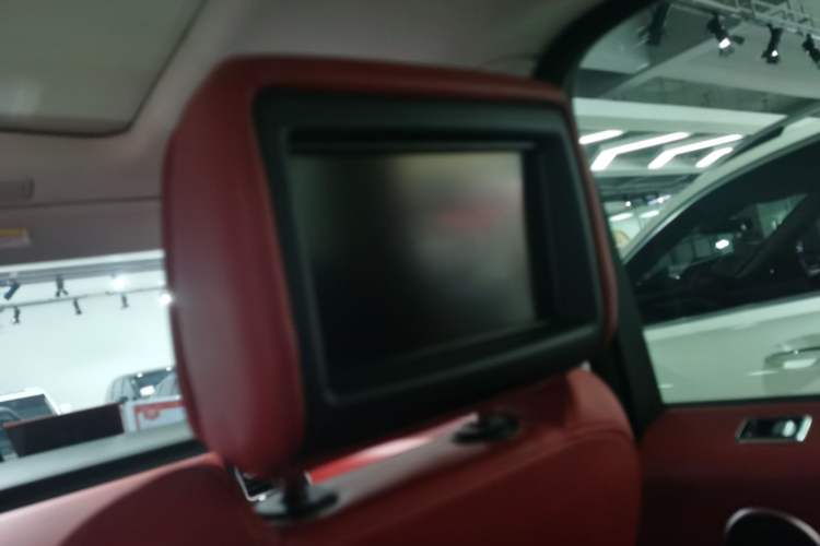 Used Land Rover Range Sport 2022 3.0 L6 YAO Black Edition Interior 5