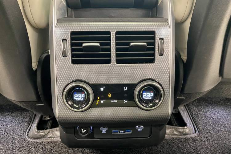 Used Land Rover Range Sport 2022 3.0 L6 Tiger Power Ambition Edition Interior 5