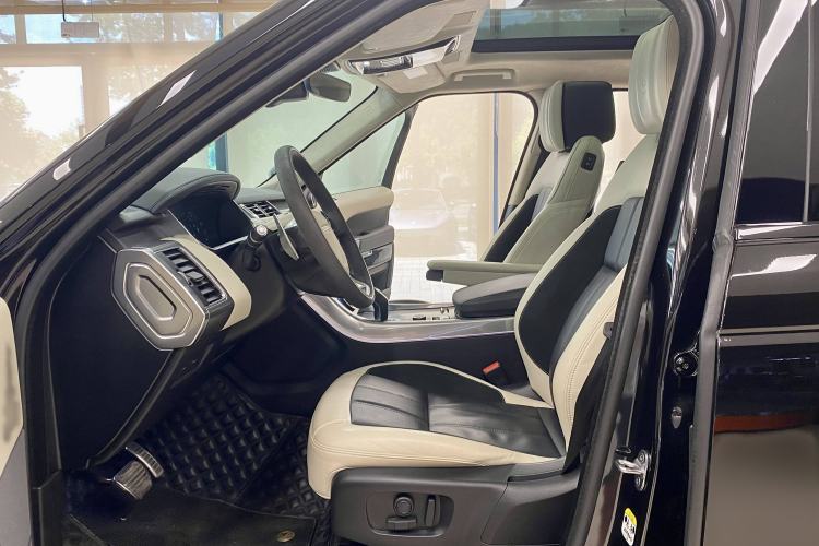 Used Land Rover Range Sport 2022 3.0 L6 Tiger Power Ambition Edition Interior 7