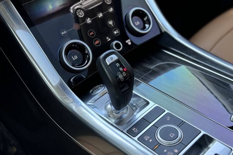 Used Land Rover Range Sport 2022 3.0 L6 YAO Black Edition Interior 8