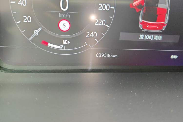 Used Land Rover Range Sport 2022 3.0 L6 YAO Black Edition Odometer Close Up