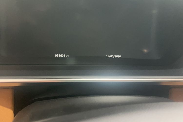 Used Land Rover Range Sport 2022 3.0 L6 YAO Black Edition Odometer Close Up
