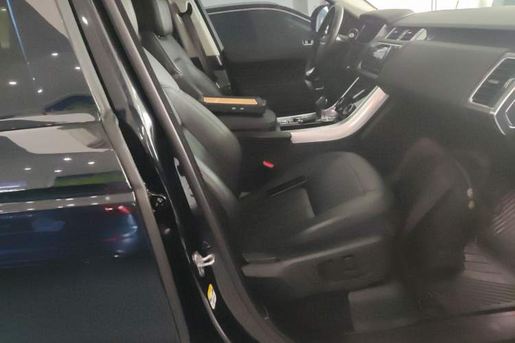 Used Land Rover Range Sport 2022 3.0 L6 SE Right Front Seat