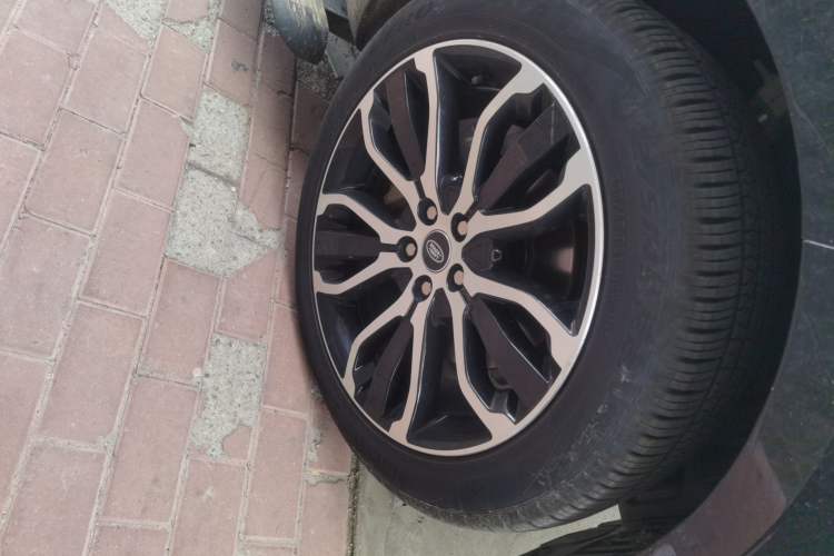 Used Land Rover Range Sport 2022 3.0 L6 YAO Black Edition Right Front Wheel Hub