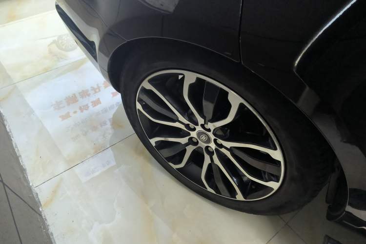 Used Land Rover Range Sport 2022 3.0 L6 YAO Black Edition Right Rear Wheel Hub