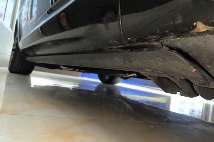 Used Land Rover Range Sport 2022 3.0 L6 YAO Black Edition Right Side Sill