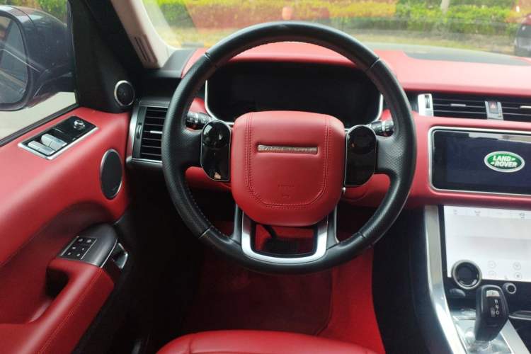 Used Land Rover Range Sport 2022 3.0 L6 SE Steering Wheel