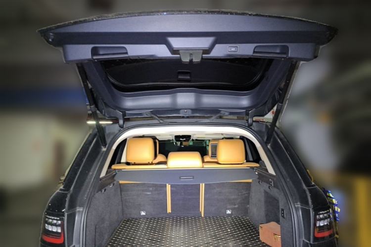 Used Land Rover Range Sport 2022 3.0 L6 YAO Black Edition Trunk
