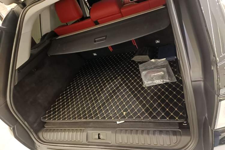Used Land Rover Range Sport 2022 3.0 L6 YAO Black Edition Trunk