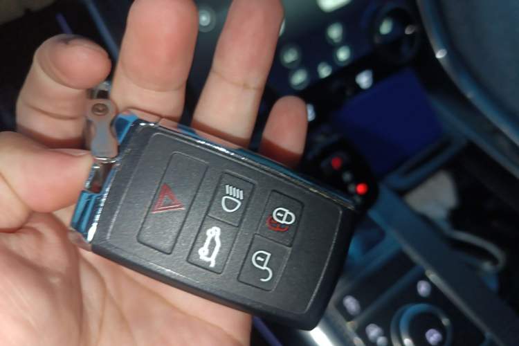 Used Land Rover Range Sport 2022 3.0 L6 YAO Black Edition Vehicle Key