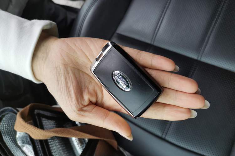 Used Land Rover Range Sport 2022 3.0 L6 SE Vehicle Key