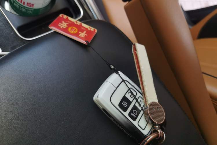 Used Land Rover Range Sport 2022 3.0 L6 YAO Black Edition Vehicle Key