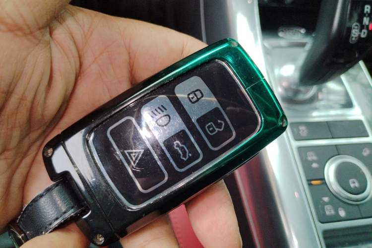 Used Land Rover Range Sport 2022 3.0 L6 YAO Black Edition Vehicle Key