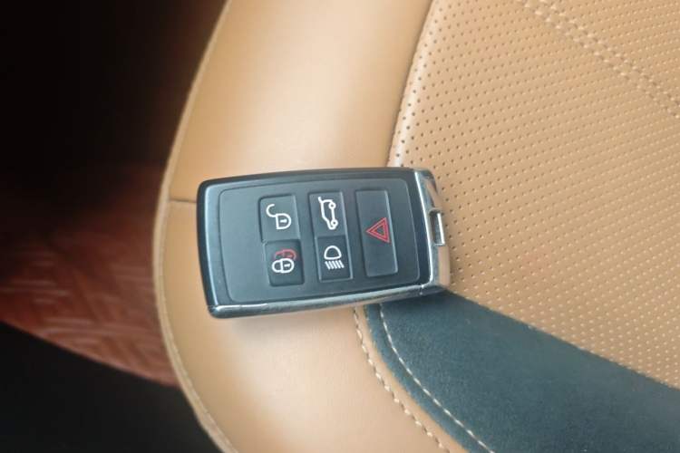 Used Land Rover Range Sport 2022 3.0 L6 YAO Black Edition Vehicle Key