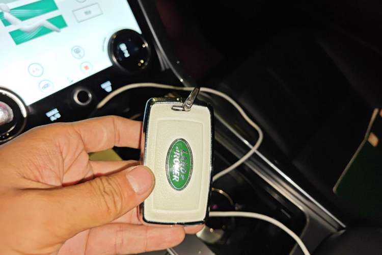 Used Land Rover Range Sport 2022 3.0 L6 SE Vehicle Key