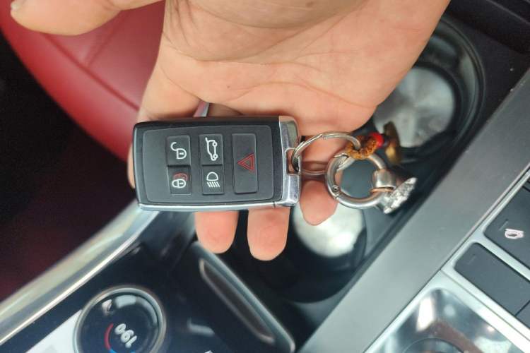 Used Land Rover Range Sport 2022 3.0 L6 SE Vehicle Key