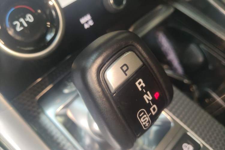 Used Land Rover Range Sport 2022 3.0 L6 YAO Black Edition Gear Lever