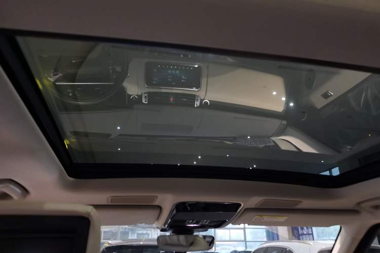 Used Land Rover Range Sport 2022 3.0 L6 Ink Blue Glitter Edition Headliner