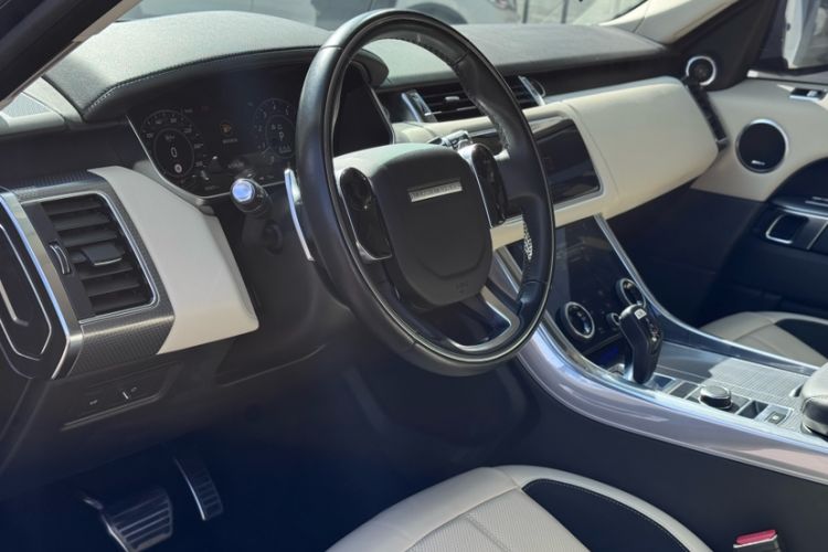 Used Land Rover Range Sport 2022 3.0 L6 Ink Blue Glitter Edition Interior 1
