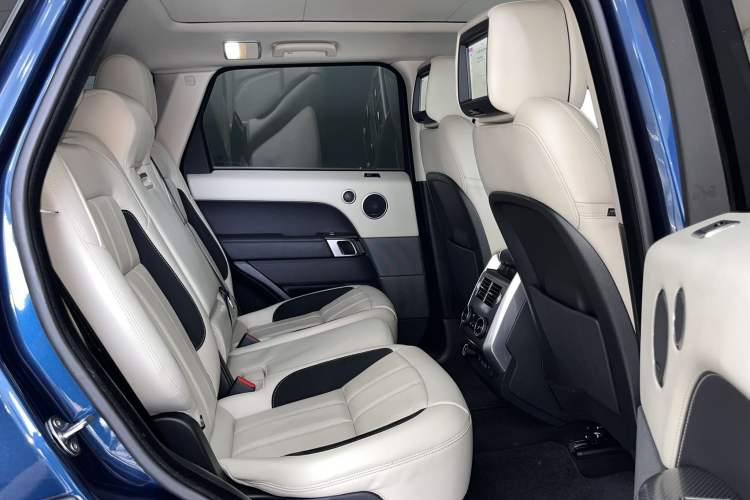 Used Land Rover Range Sport 2022 3.0 L6 Ink Blue Glitter Edition Interior 11