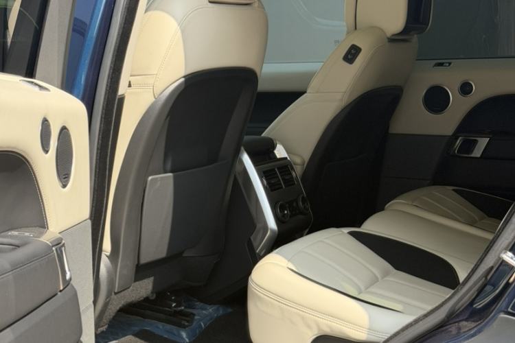 Used Land Rover Range Sport 2022 3.0 L6 Ink Blue Glitter Edition Interior 2