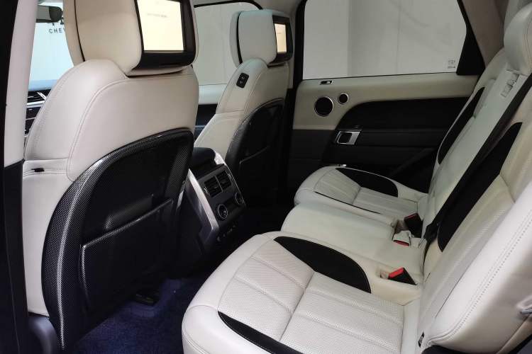 Used Land Rover Range Sport 2022 3.0 L6 Ink Blue Glitter Edition Interior 2