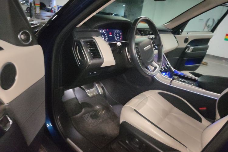 Used Land Rover Range Sport 2022 3.0 L6 Ink Blue Glitter Edition Interior 3