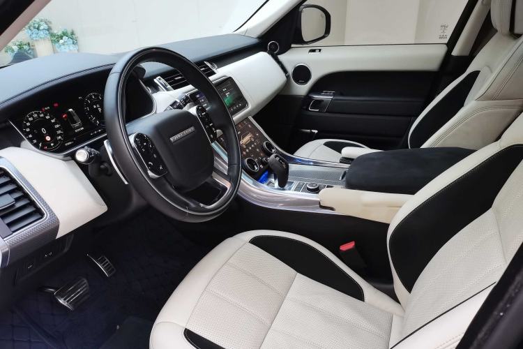Used Land Rover Range Sport 2022 3.0 L6 Ink Blue Glitter Edition Interior 5