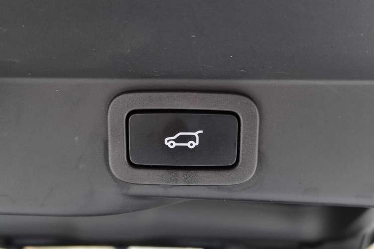 Used Land Rover Range Sport 2022 3.0 L6 Ink Blue Glitter Edition Interior 6