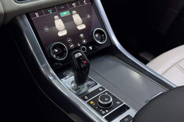 Used Land Rover Range Sport 2022 3.0 L6 Ink Blue Glitter Edition Interior 6
