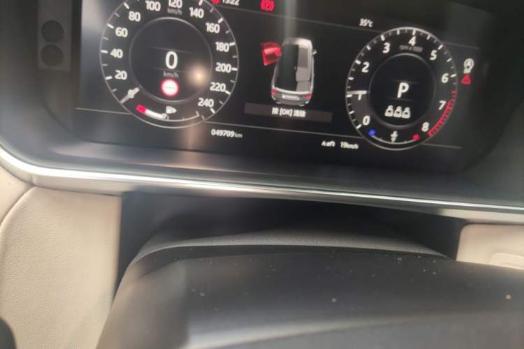Used Land Rover Range Sport 2022 3.0 L6 YAO Black Edition Odometer Close Up
