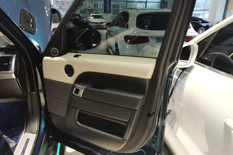 Used Land Rover Range Sport 2022 3.0 L6 Ink Blue Glitter Edition Right Front Door Interior