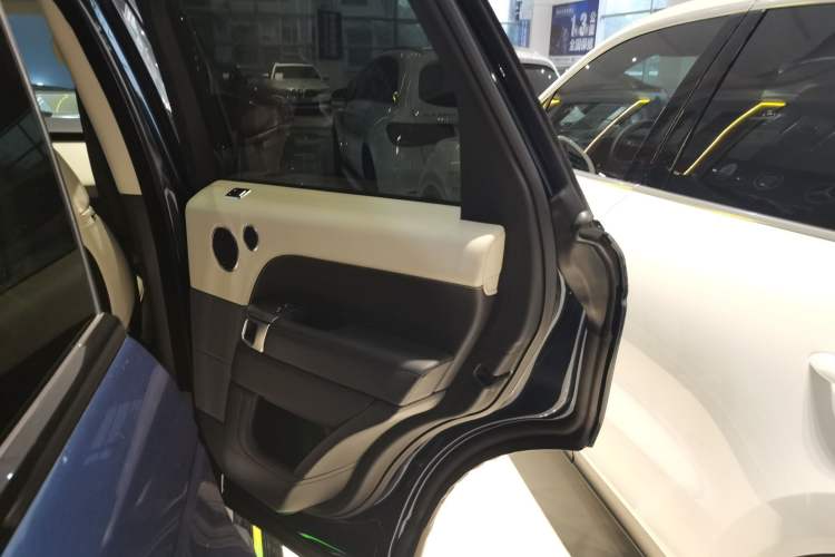 Used Land Rover Range Sport 2022 3.0 L6 Ink Blue Glitter Edition Right Rear Door Interior