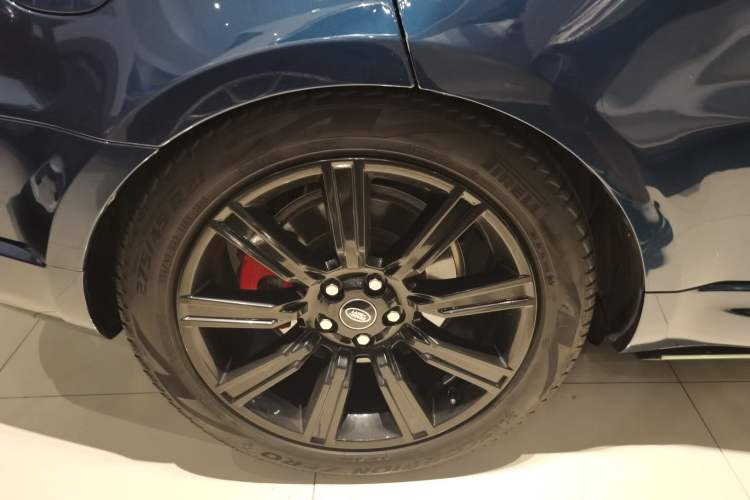 Used Land Rover Range Sport 2022 3.0 L6 Ink Blue Glitter Edition Right Rear Wheel Hub