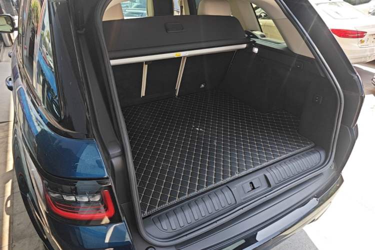 Used Land Rover Range Sport 2022 3.0 L6 Ink Blue Glitter Edition Trunk