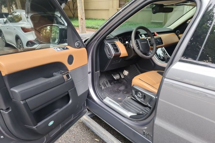 Used Land Rover Range Sport 2022 3.0 L6 YAO Black Edition Driver Seat