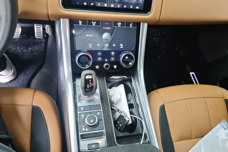 Used Land Rover Range Sport 2022 3.0 L6 YAO Black Edition Gear Lever