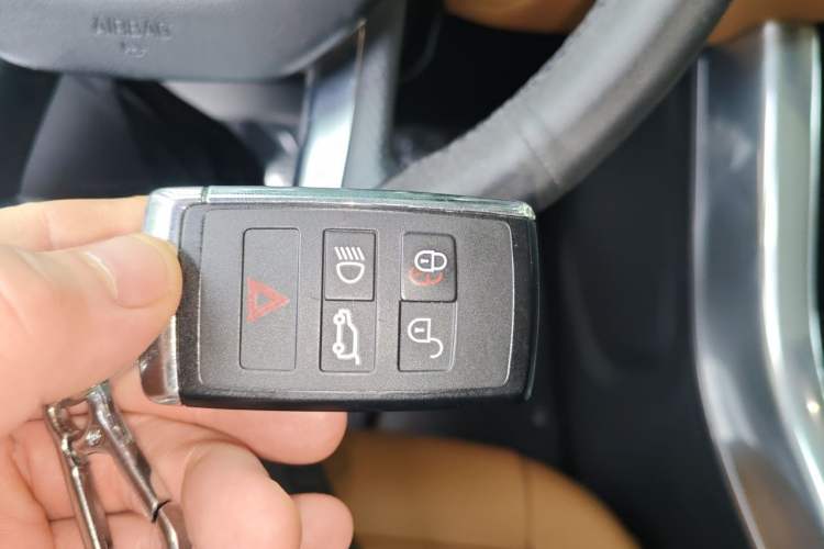 Used Land Rover Range Sport 2022 3.0 L6 YAO Black Edition Vehicle Key