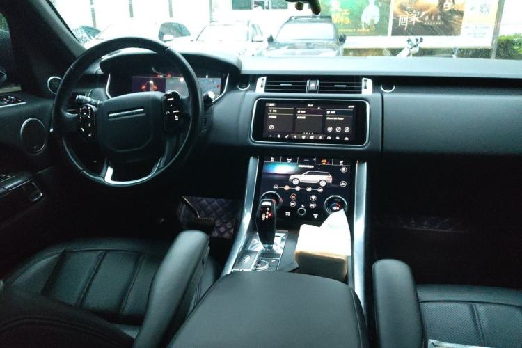 Used Land Rover Range Sport 2022 3.0 L6 SE Center Console