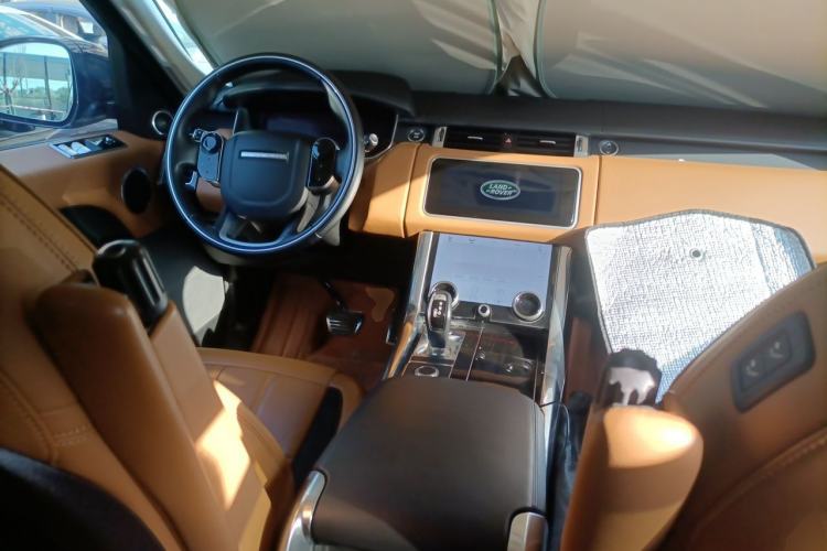 Used Land Rover Range Sport 2022 3.0 L6 YAO Black Edition Center Console