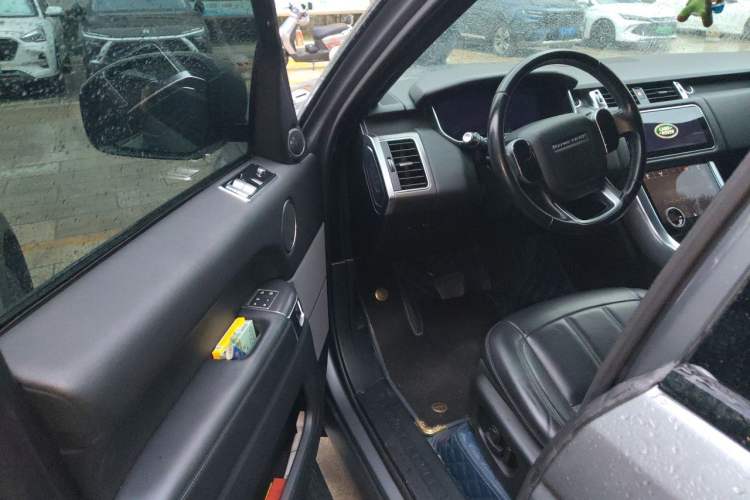 Used Land Rover Range Sport 2022 3.0 L6 SE Driver Seat