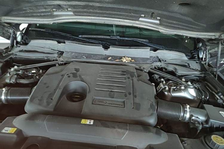 Used Land Rover Range Sport 2022 3.0 L6 YAO Black Edition Engine Bay