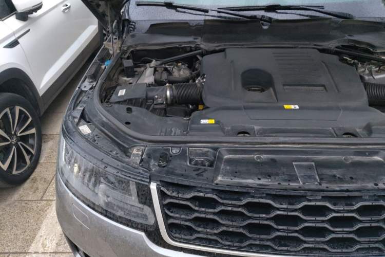 Used Land Rover Range Sport 2022 3.0 L6 SE Engine Bay Right